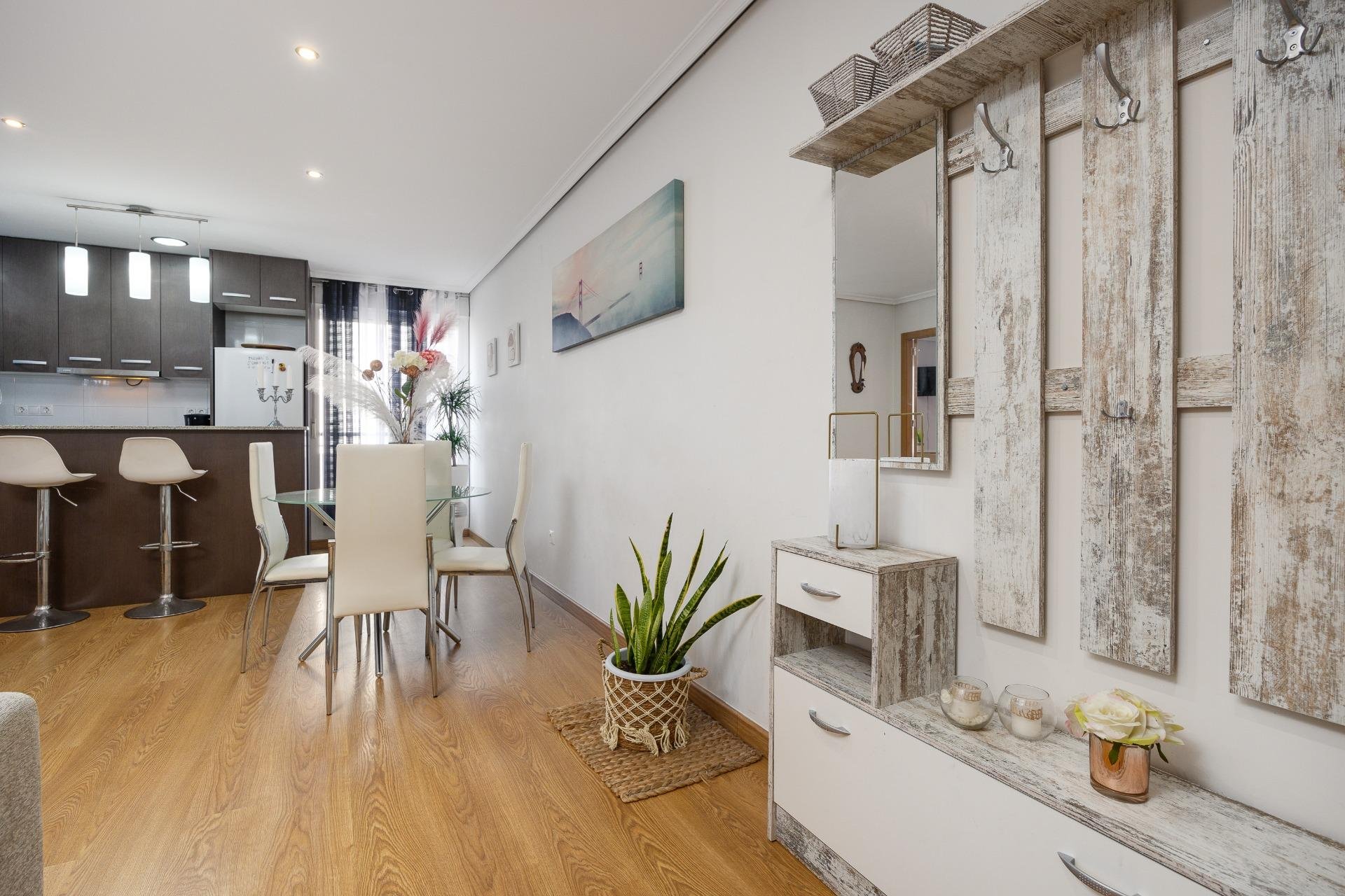 Revente - Apartment -
Torrevieja - Centro