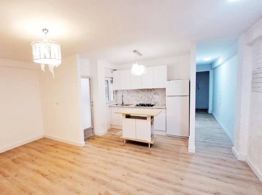 Revente - Apartment -
Torrevieja - Centro