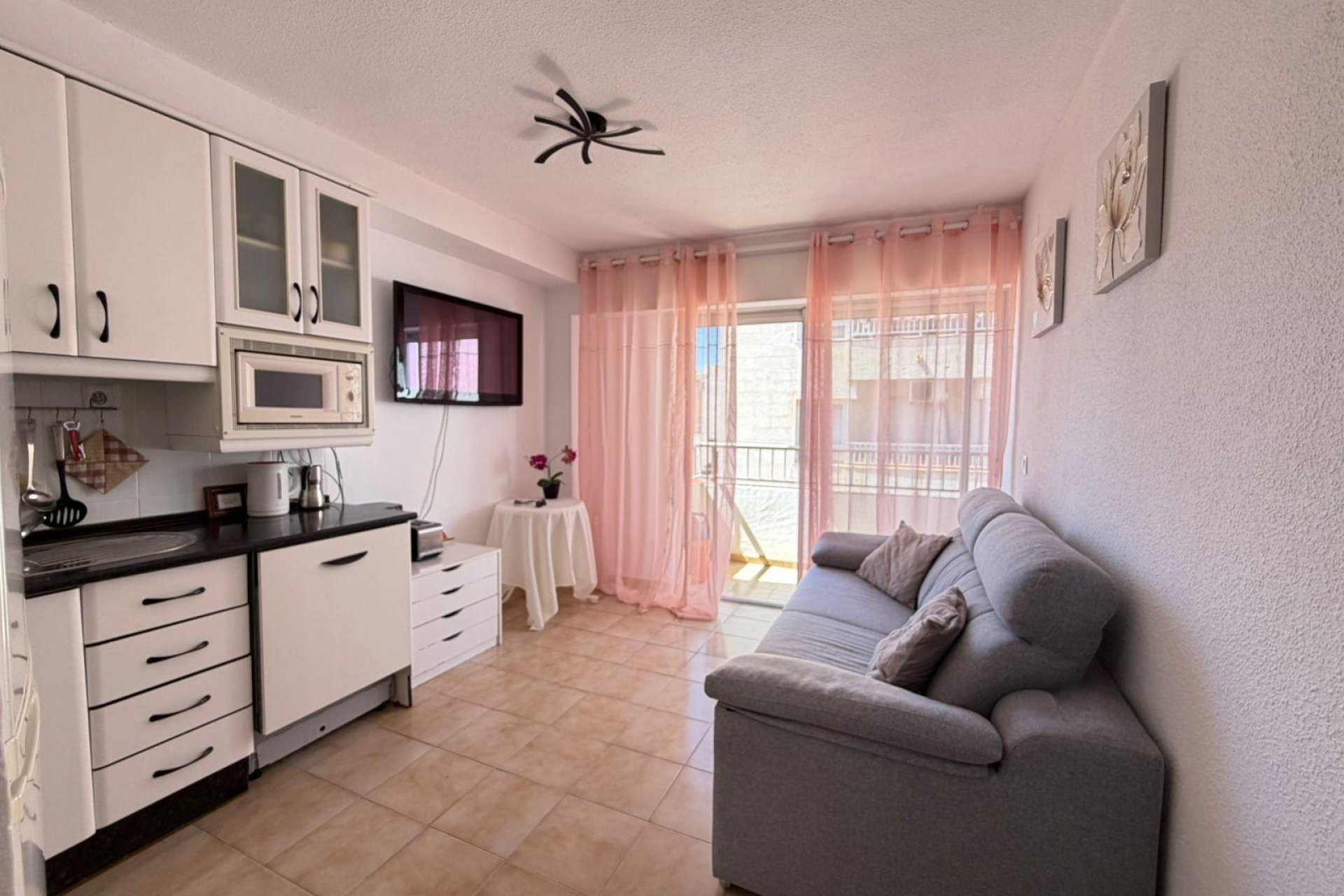Revente - Apartment -
Torrevieja - Centro