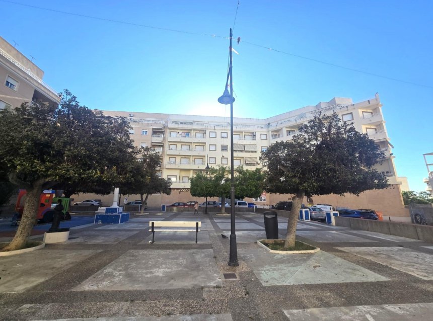 Revente - Apartment -
Torrevieja - Centro
