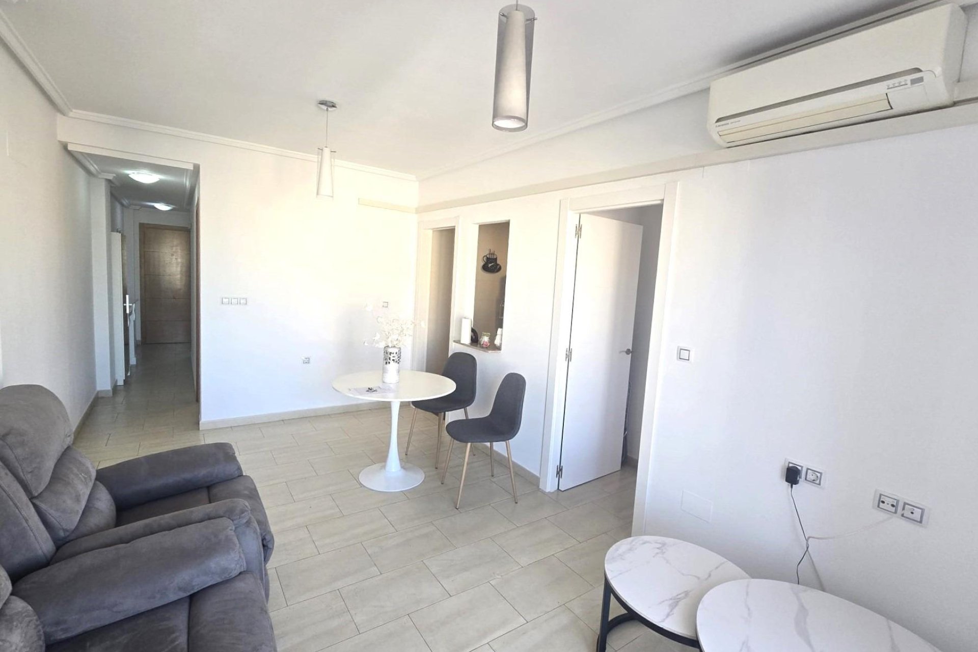 Revente - Apartment -
Torrevieja - Centro