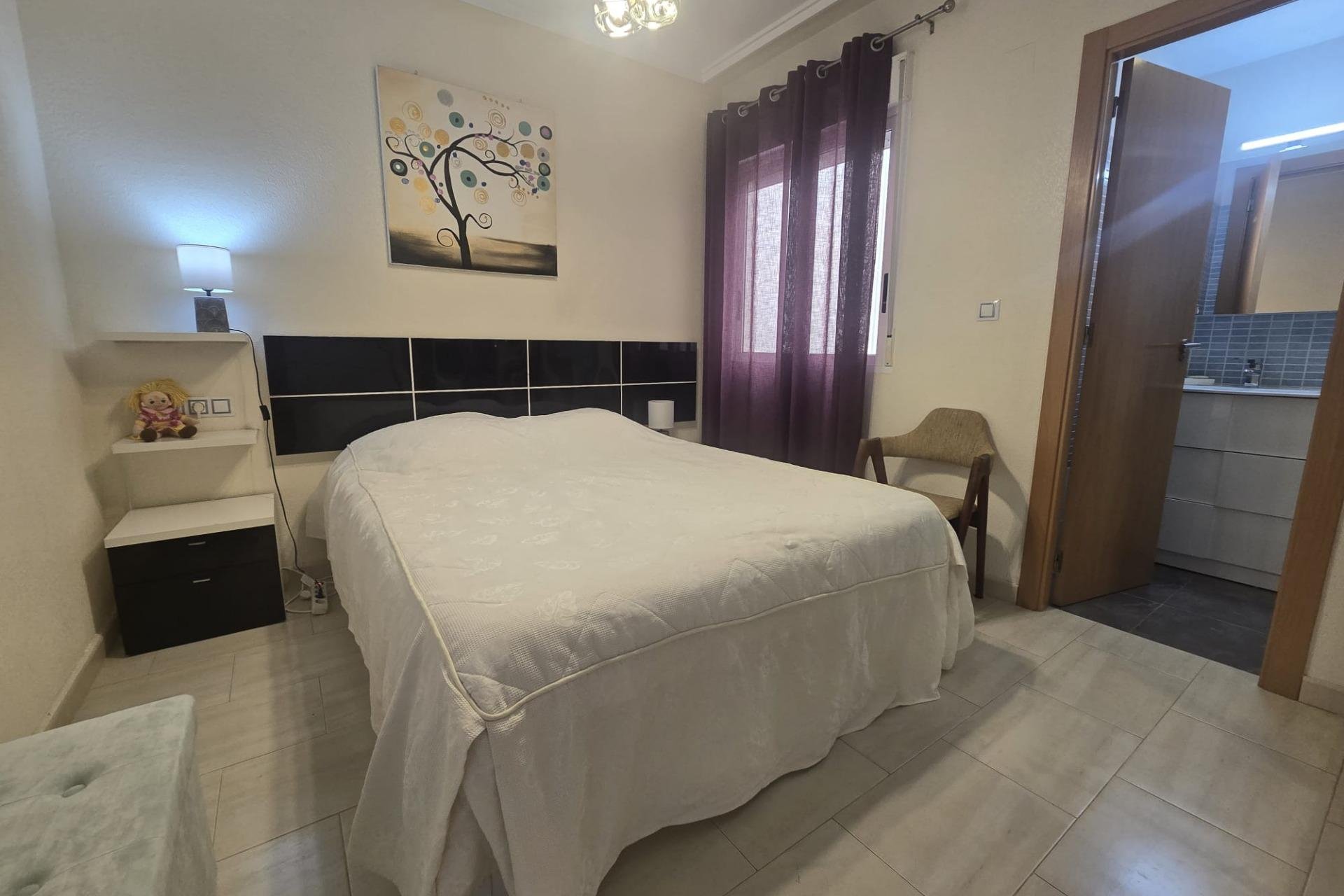 Revente - Apartment -
Torrevieja - Centro