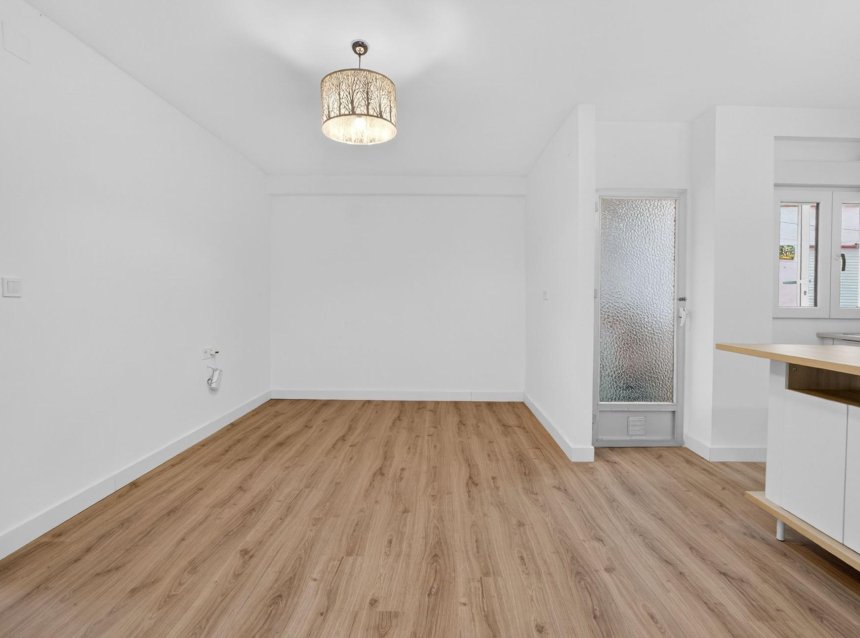 Revente - Apartment -
Torrevieja - Centro