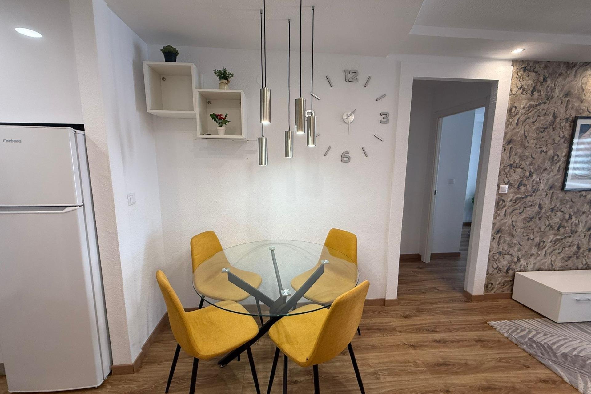 Revente - Apartment -
Torrevieja - Centro
