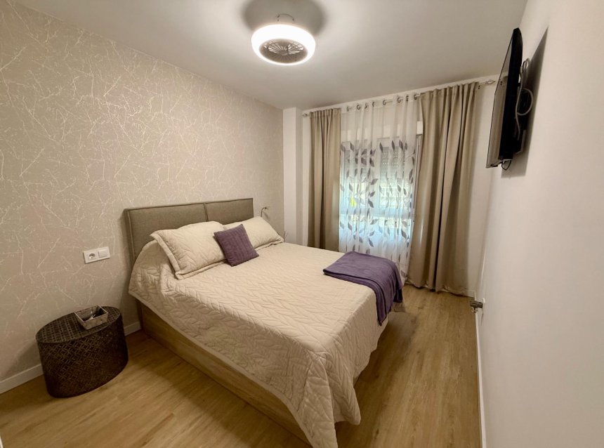 Revente - Apartment -
Torrevieja - Centro