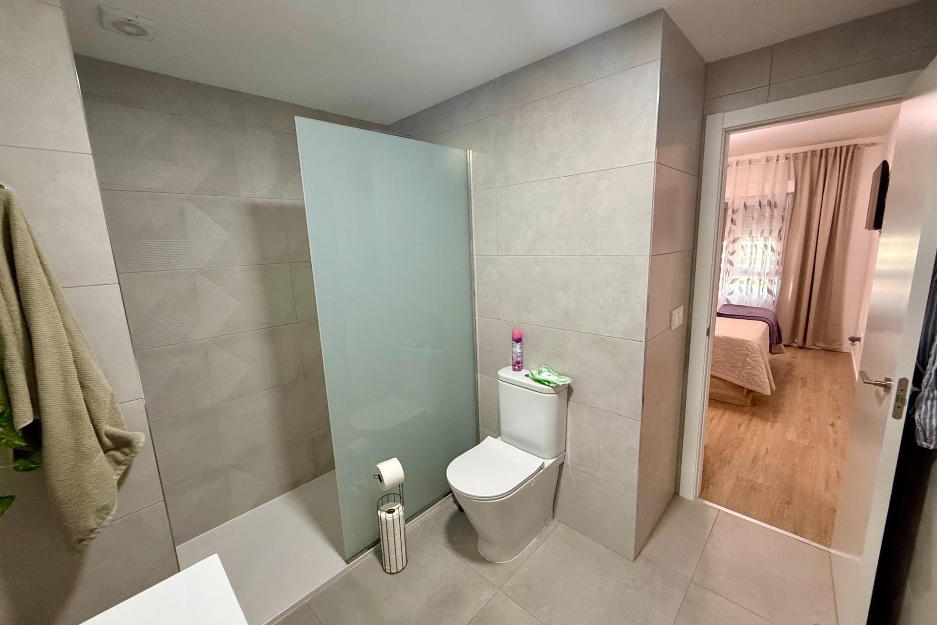 Revente - Apartment -
Torrevieja - Centro