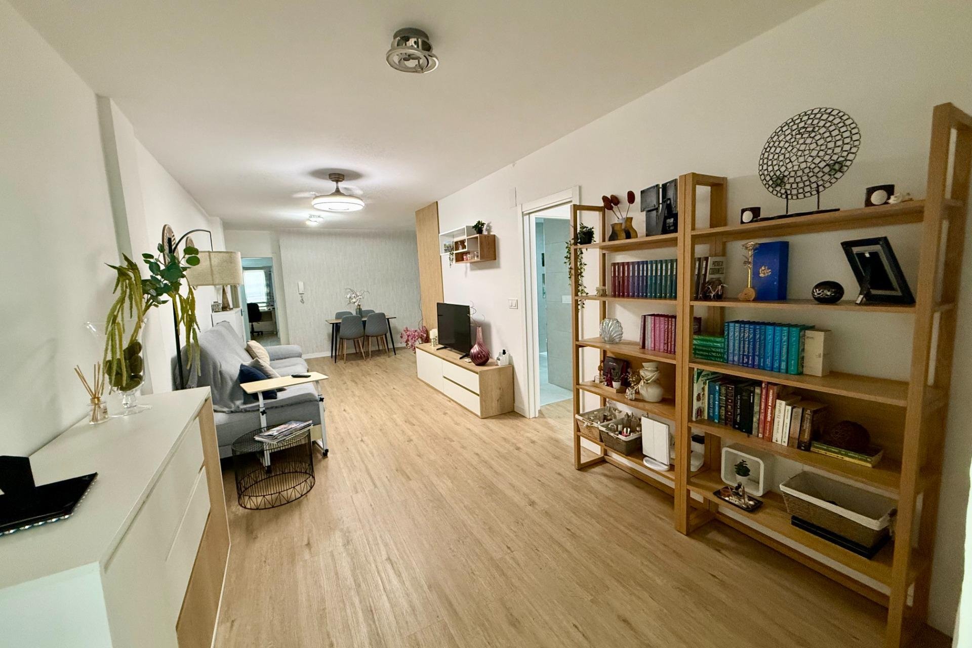 Revente - Apartment -
Torrevieja - Centro