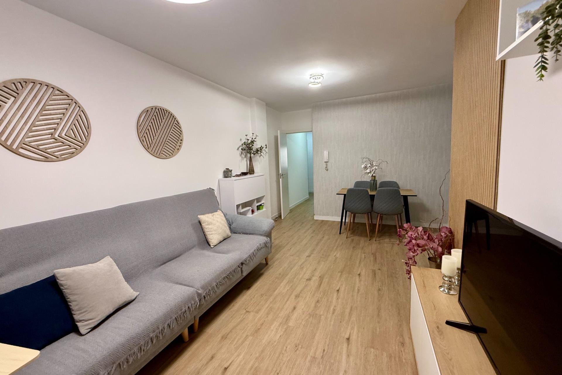 Revente - Apartment -
Torrevieja - Centro