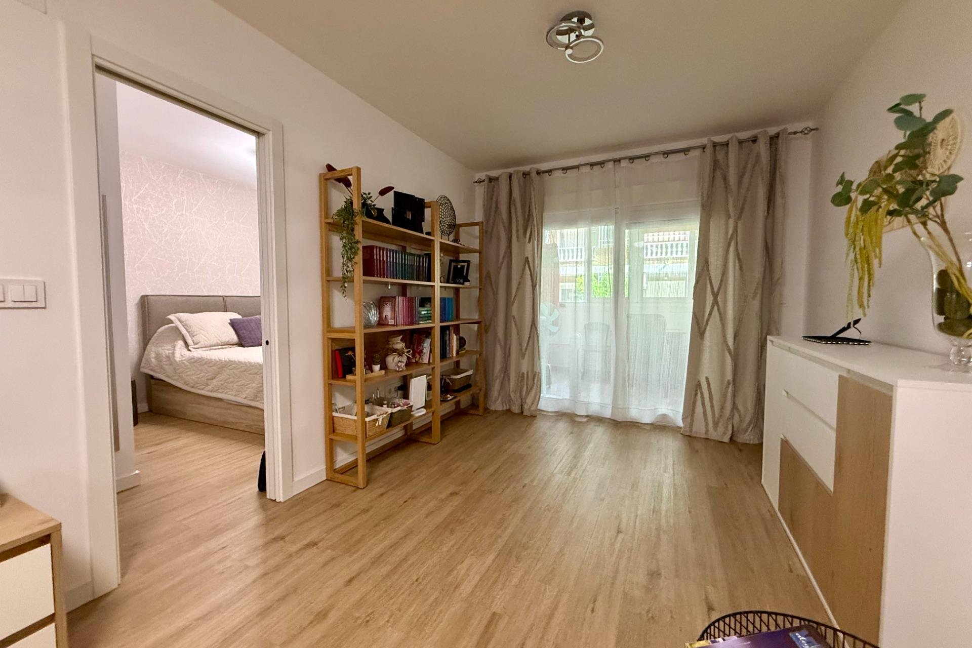 Revente - Apartment -
Torrevieja - Centro
