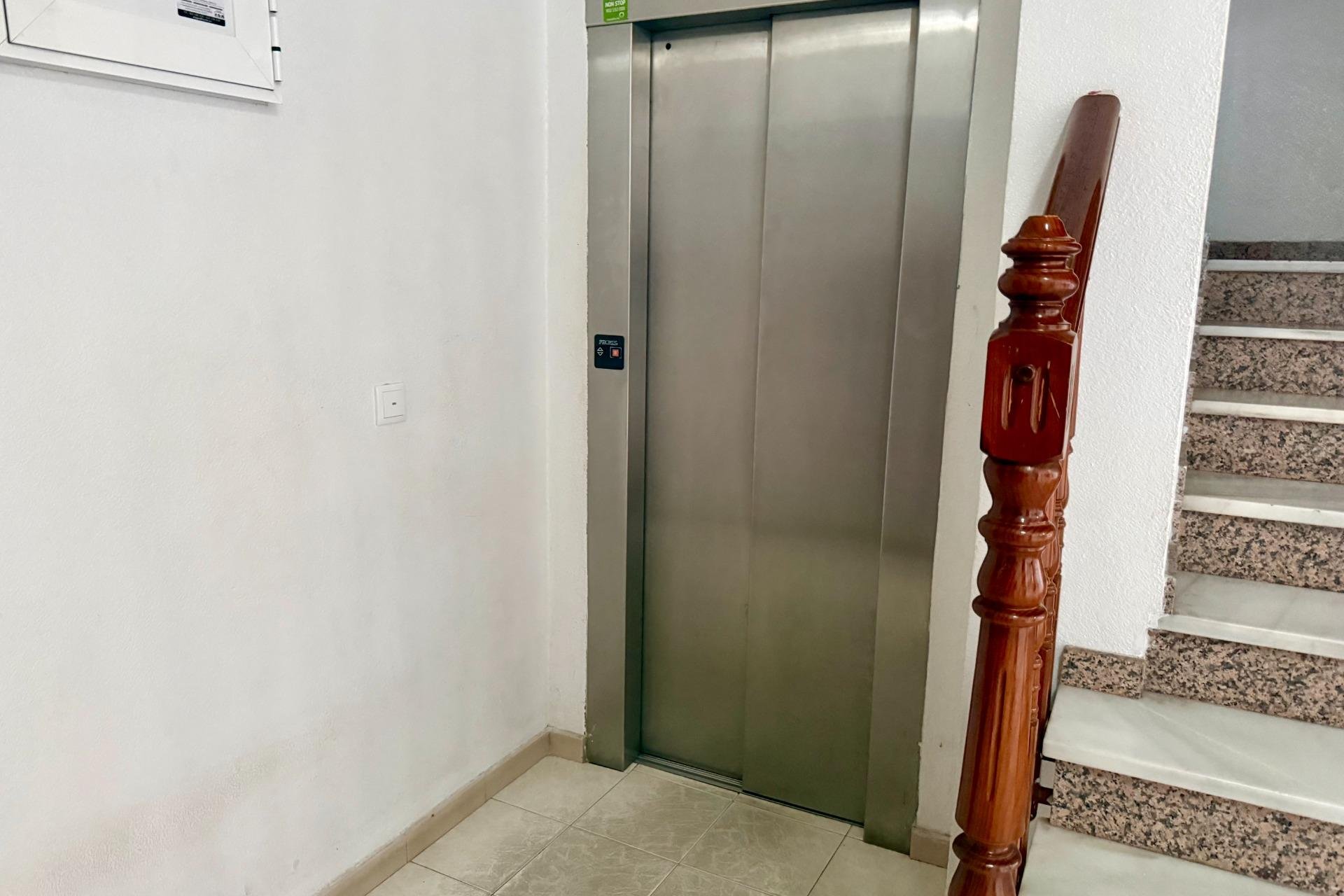 Revente - Apartment -
Torrevieja - Centro