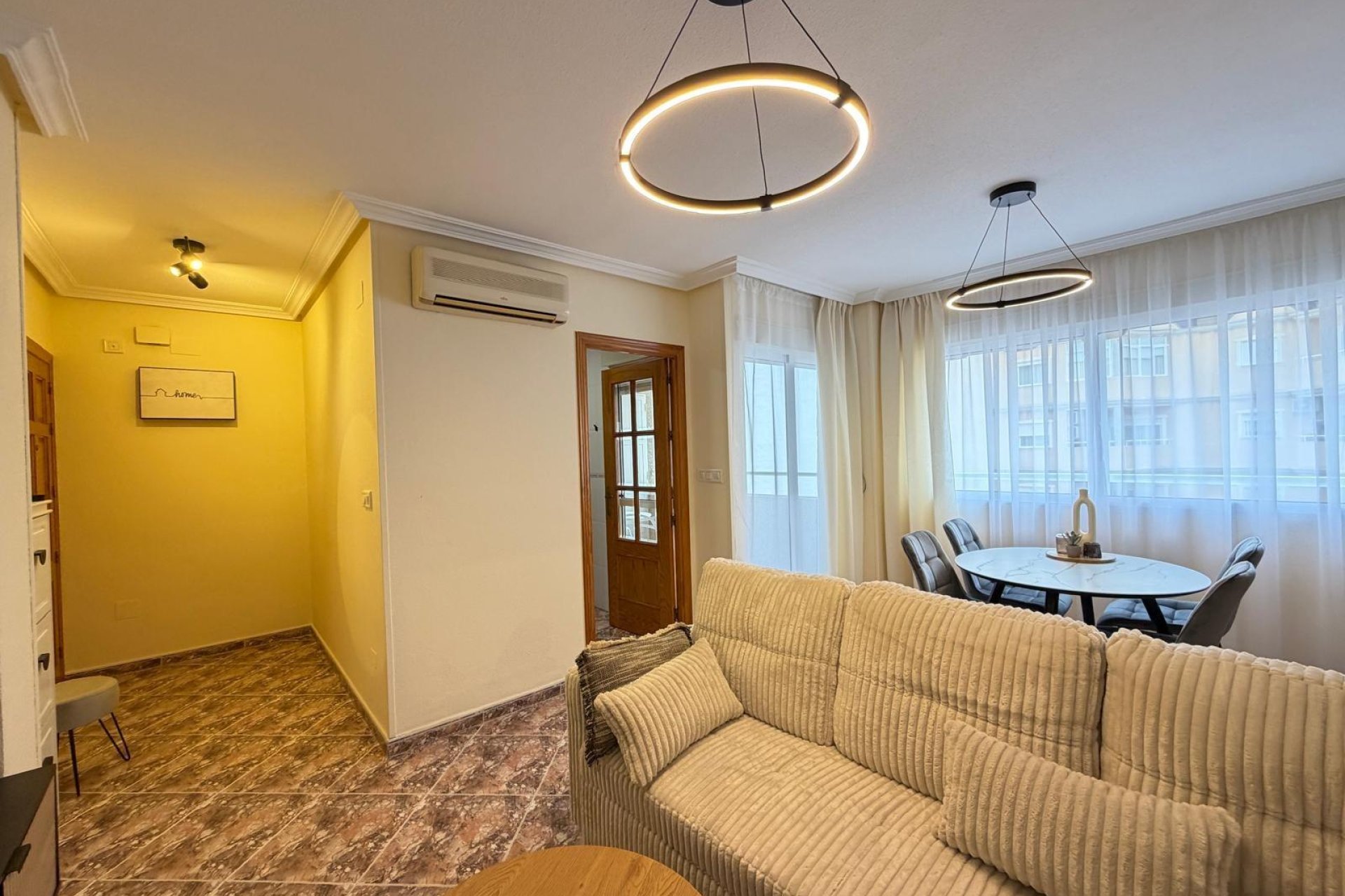 Revente - Apartment -
Torrevieja - Centro