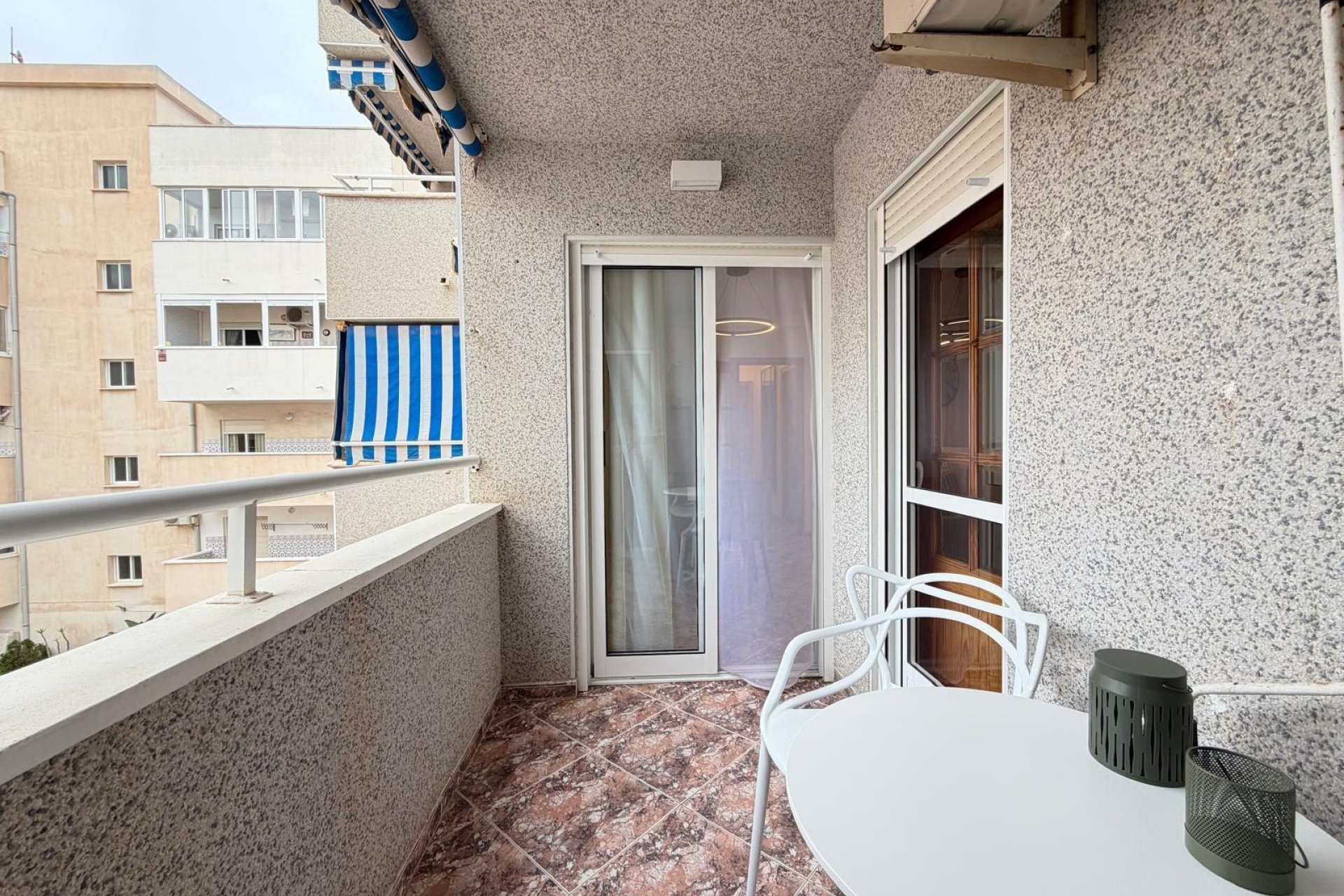 Revente - Apartment -
Torrevieja - Centro