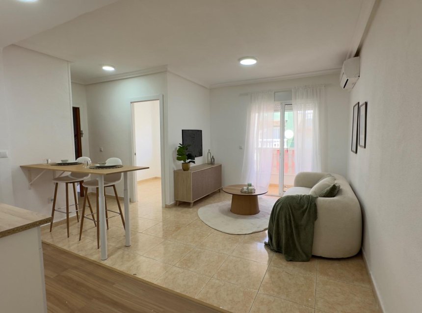 Revente - Apartment -
Torrevieja - Centro