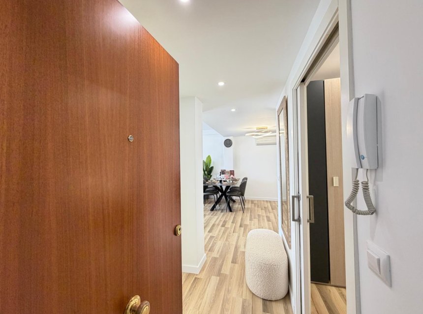 Revente - Apartment -
Torrevieja - Centro