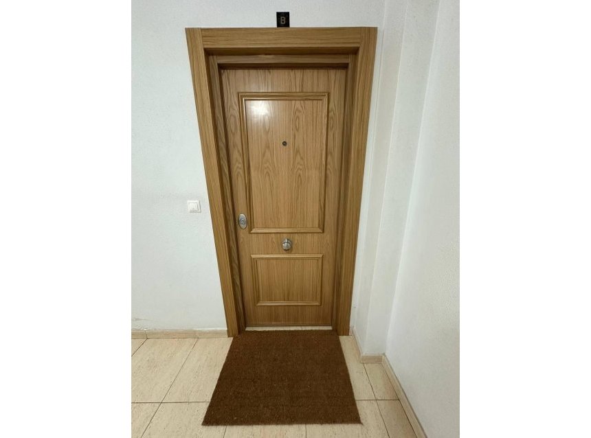 Revente - Apartment -
Torrevieja - Centro