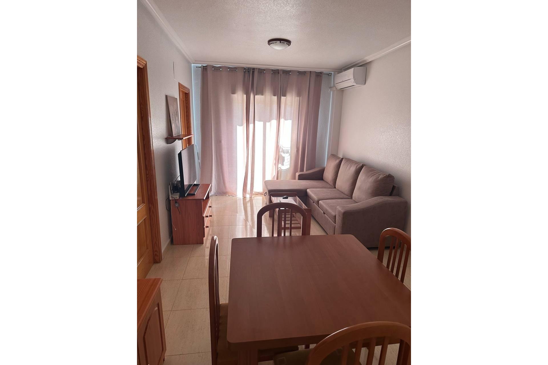 Revente - Apartment -
Torrevieja - Centro
