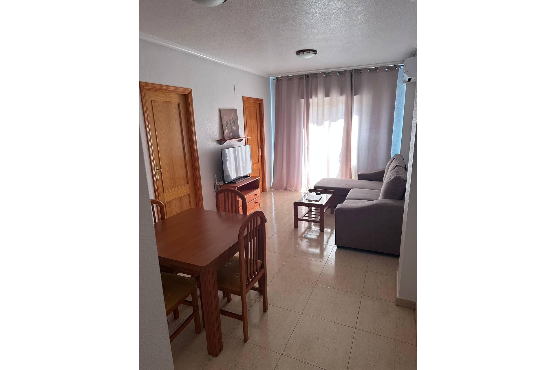 Revente - Apartment -
Torrevieja - Centro