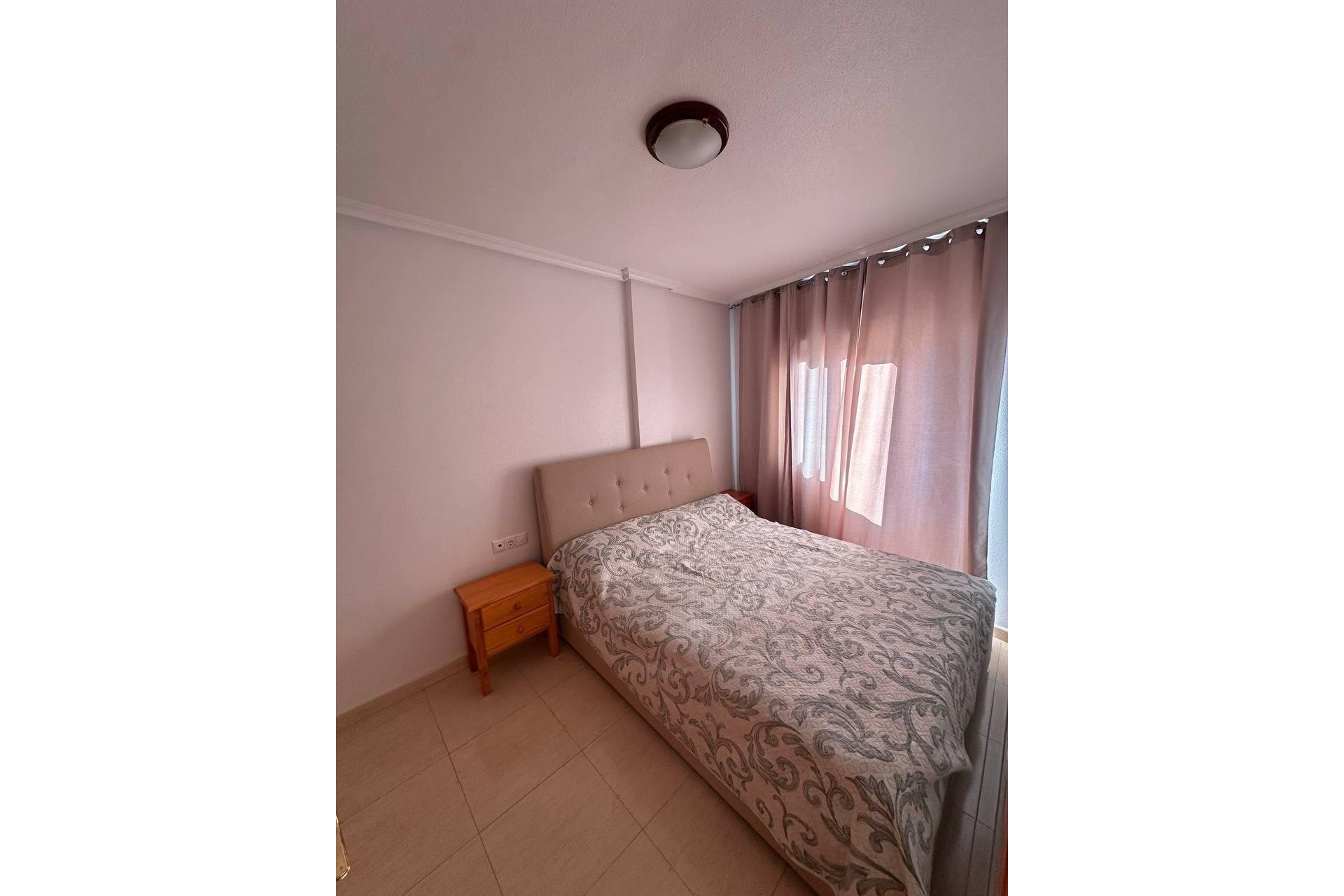 Revente - Apartment -
Torrevieja - Centro
