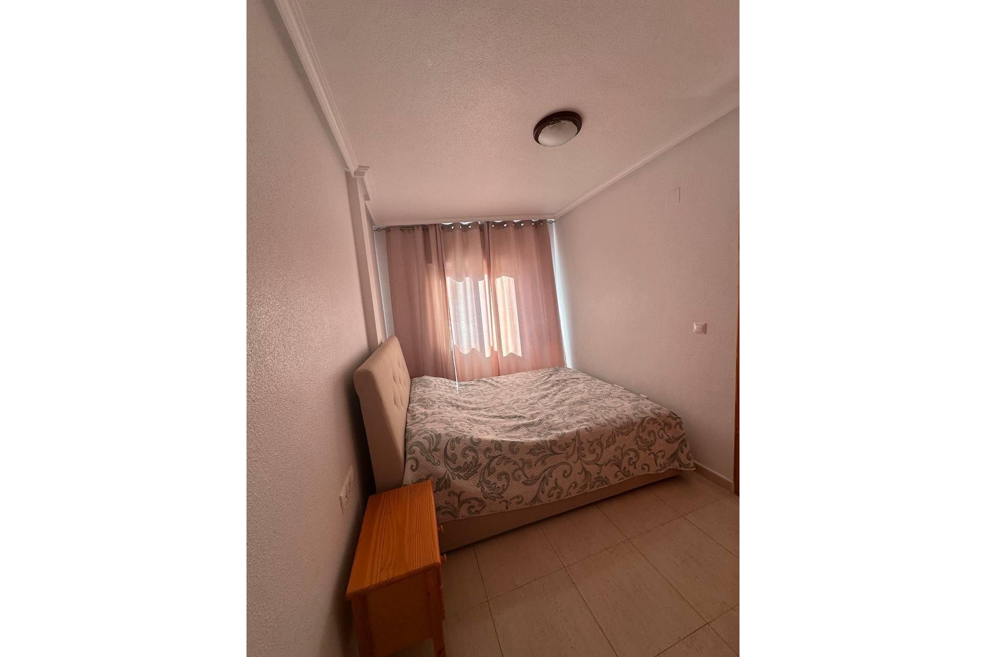 Revente - Apartment -
Torrevieja - Centro