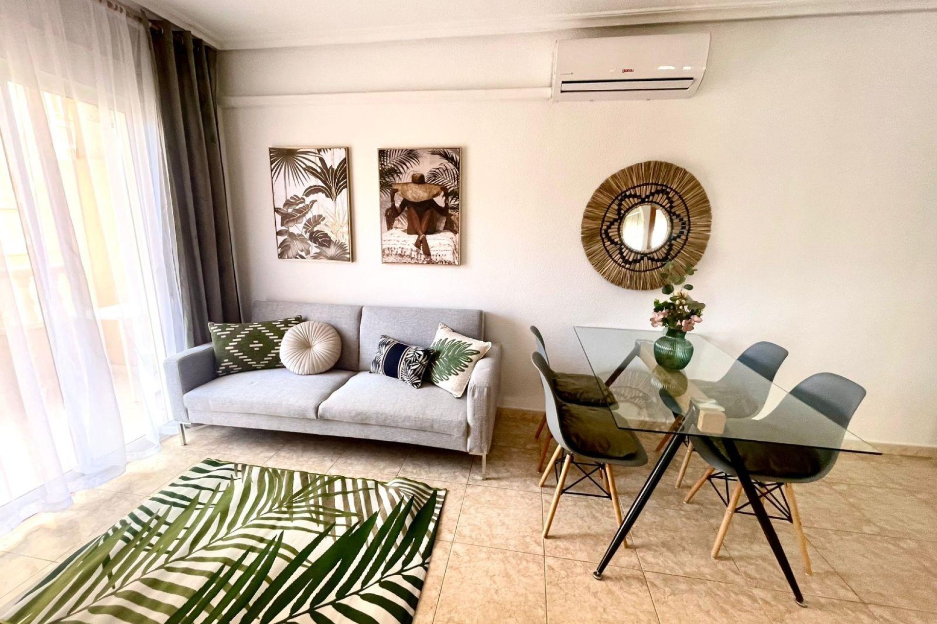 Revente - Apartment -
Torrevieja - Centro