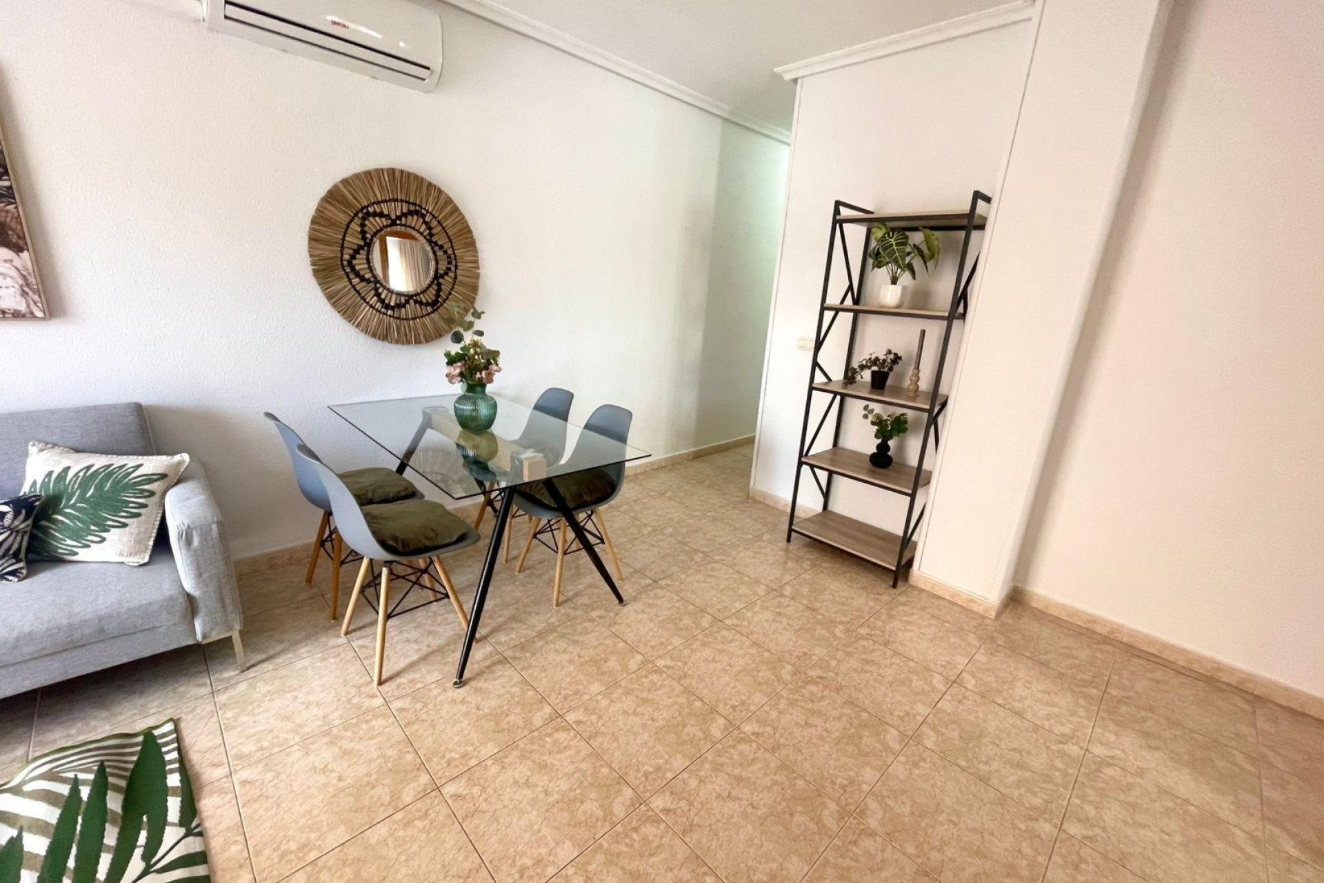 Revente - Apartment -
Torrevieja - Centro