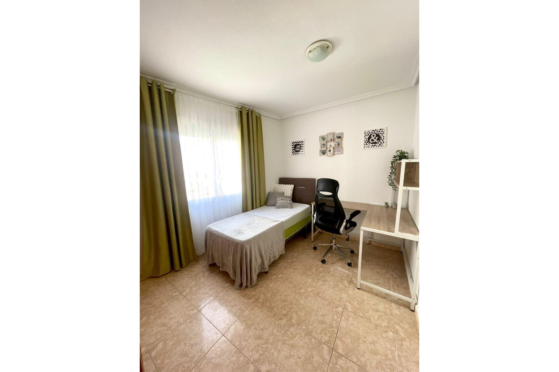 Revente - Apartment -
Torrevieja - Centro