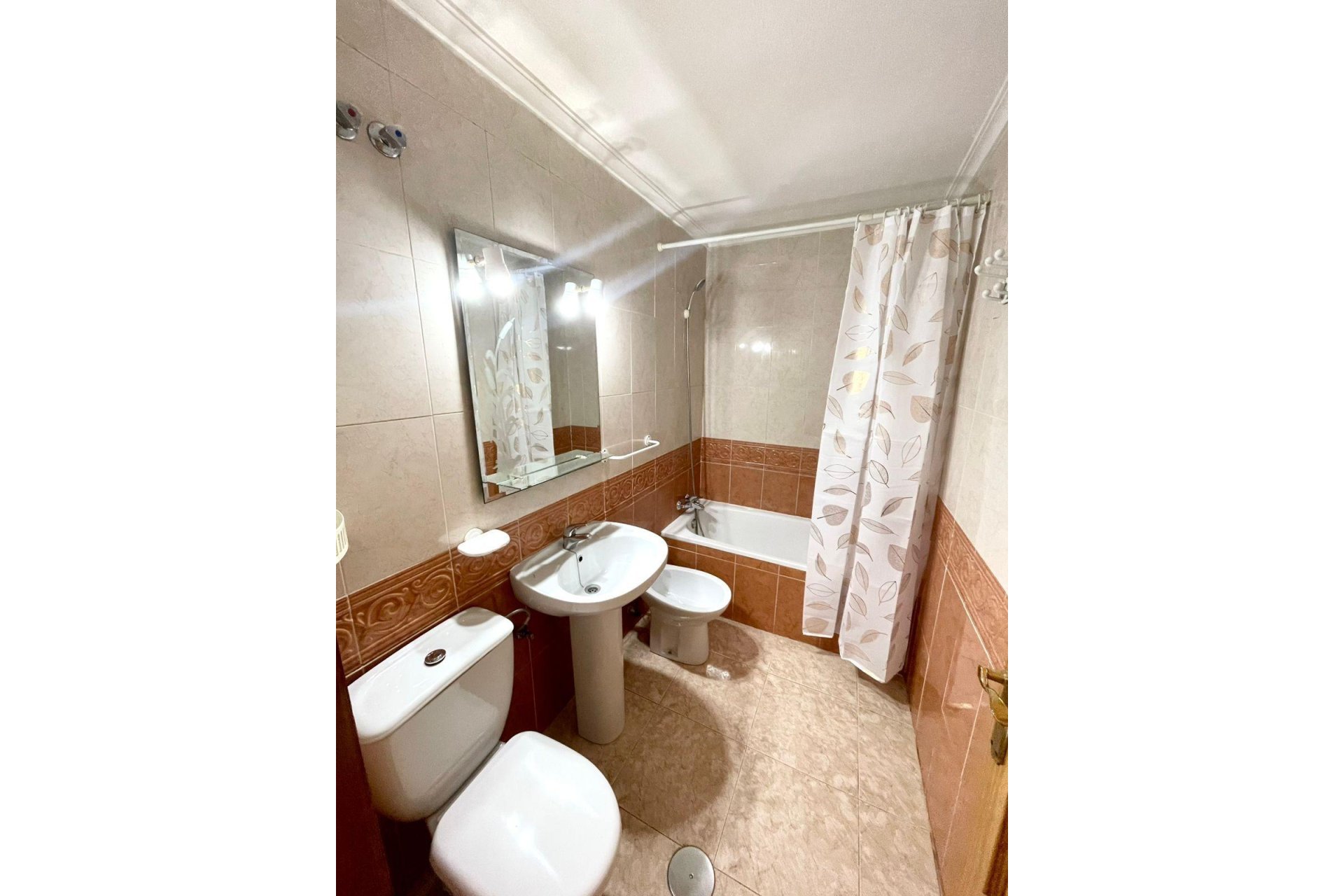 Revente - Apartment -
Torrevieja - Centro