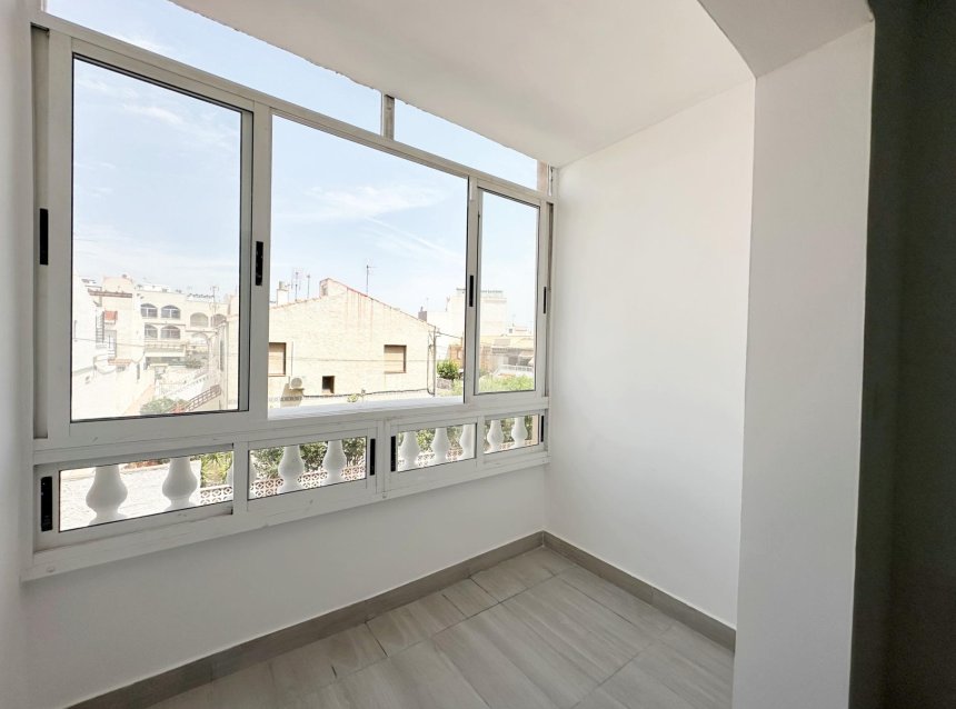 Revente - Apartment -
Torrevieja - Centro