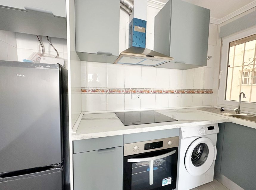 Revente - Apartment -
Torrevieja - Centro