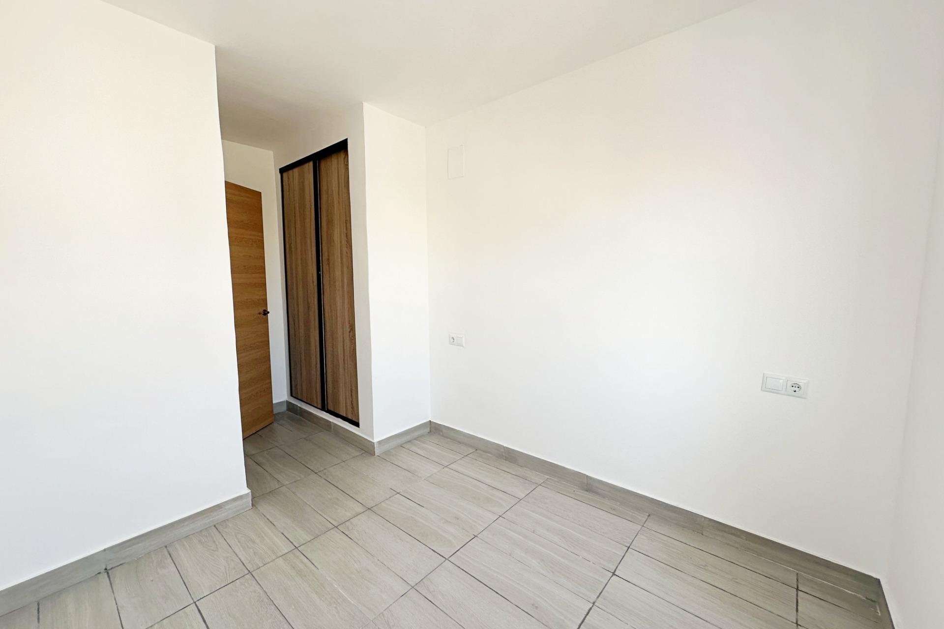 Revente - Apartment -
Torrevieja - Centro