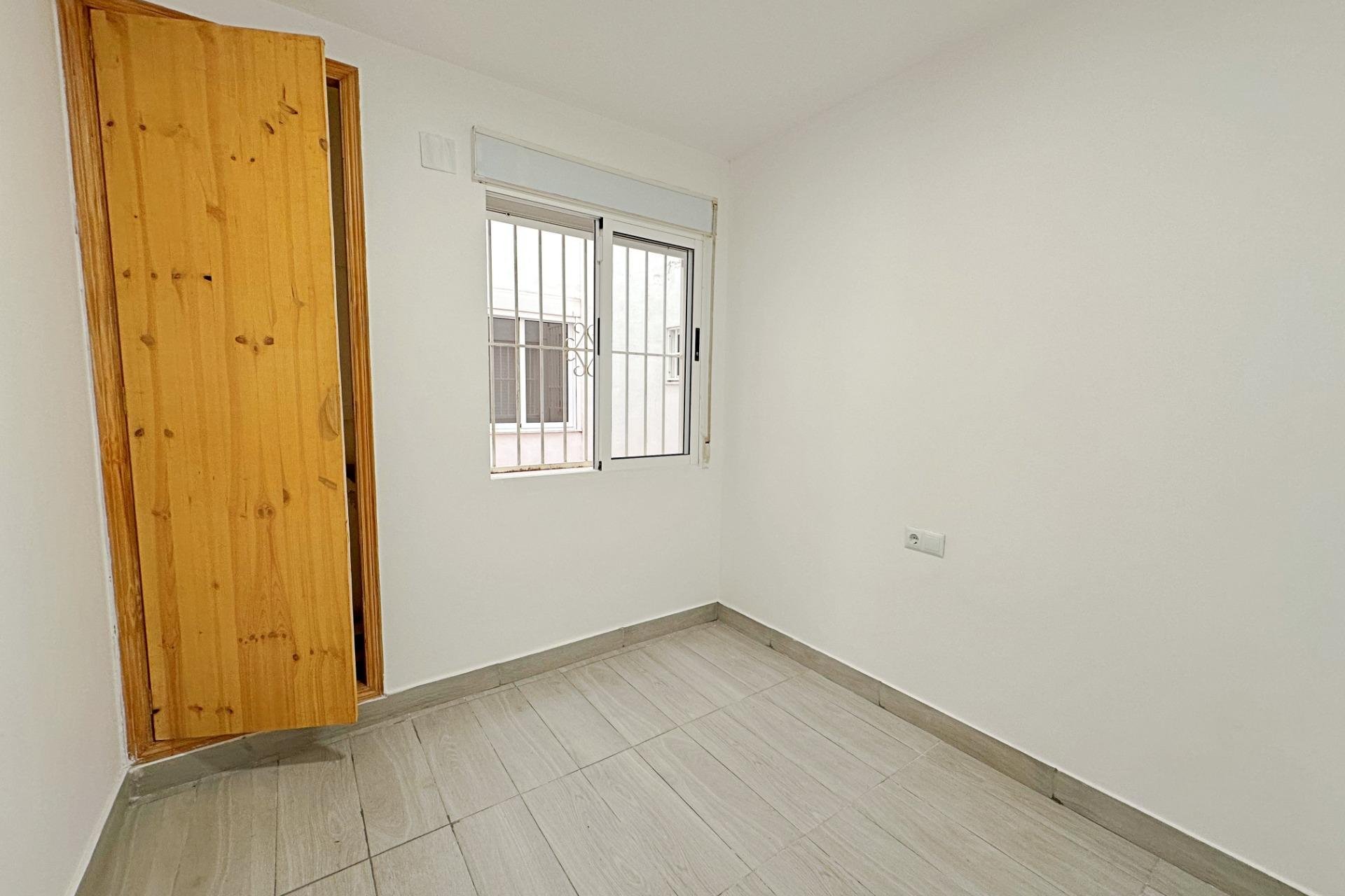 Revente - Apartment -
Torrevieja - Centro