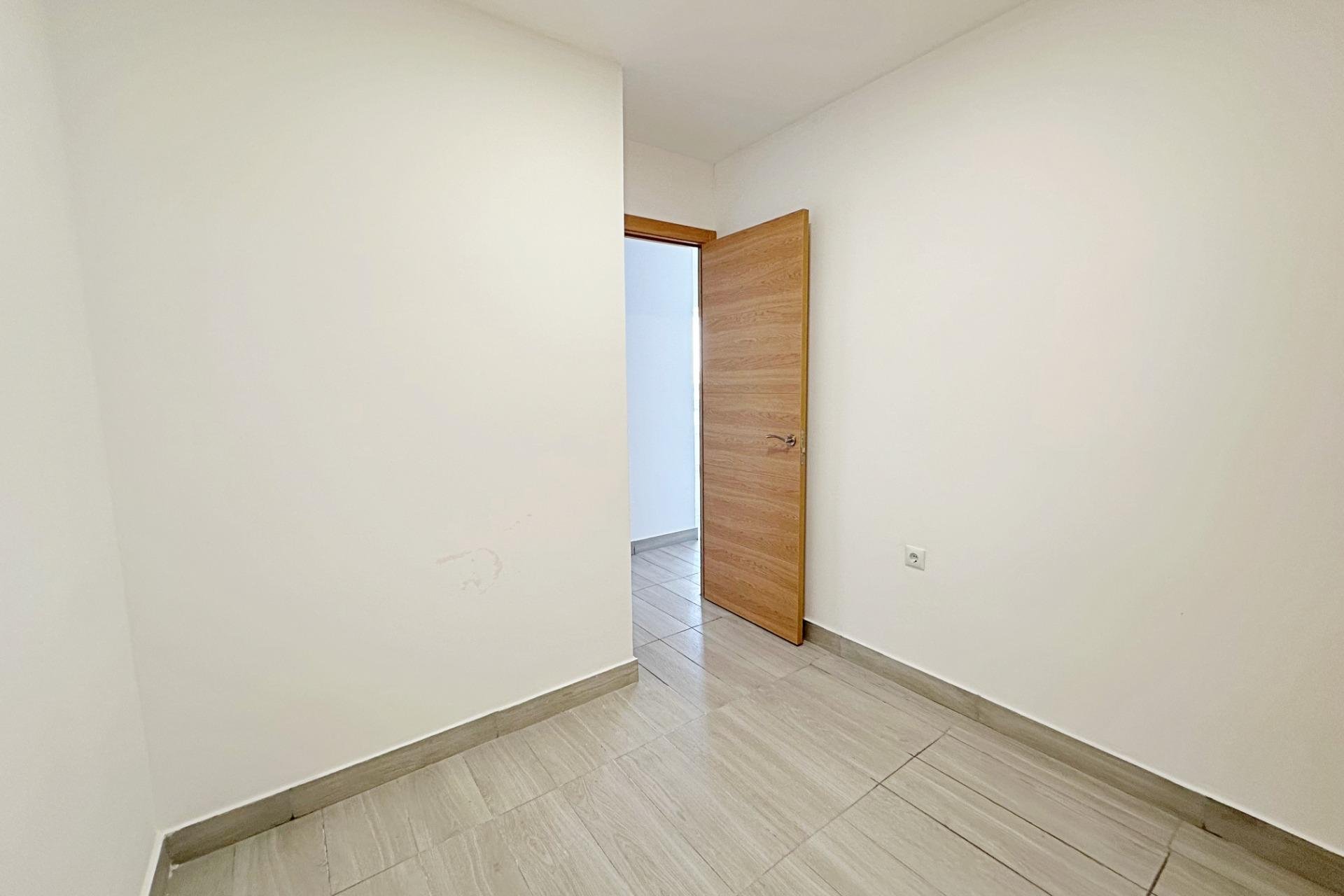 Revente - Apartment -
Torrevieja - Centro
