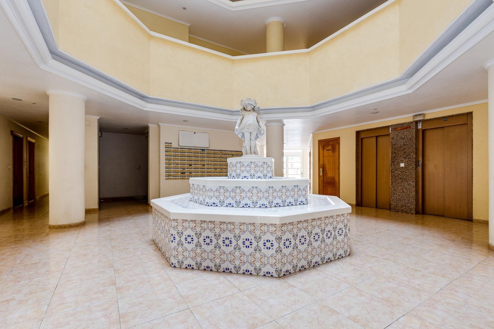 Revente - Apartment -
Torrevieja - Centro