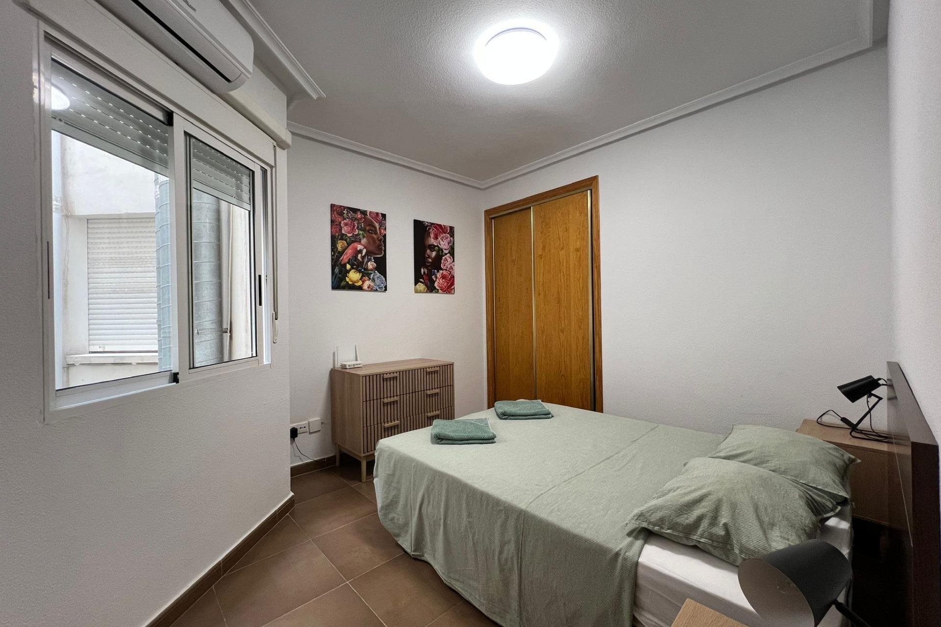 Revente - Apartment -
Torrevieja - Centro