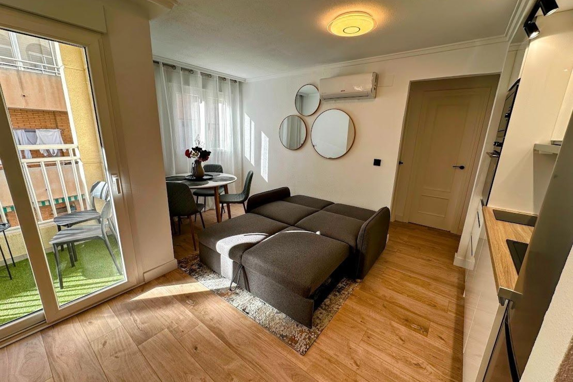 Revente - Apartment -
Torrevieja - Centro