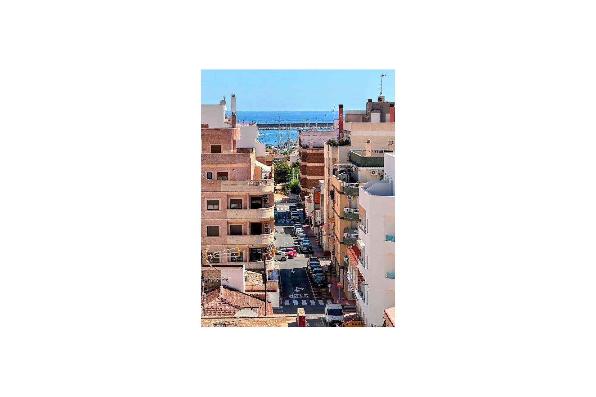 Revente - Apartment -
Torrevieja - Centro