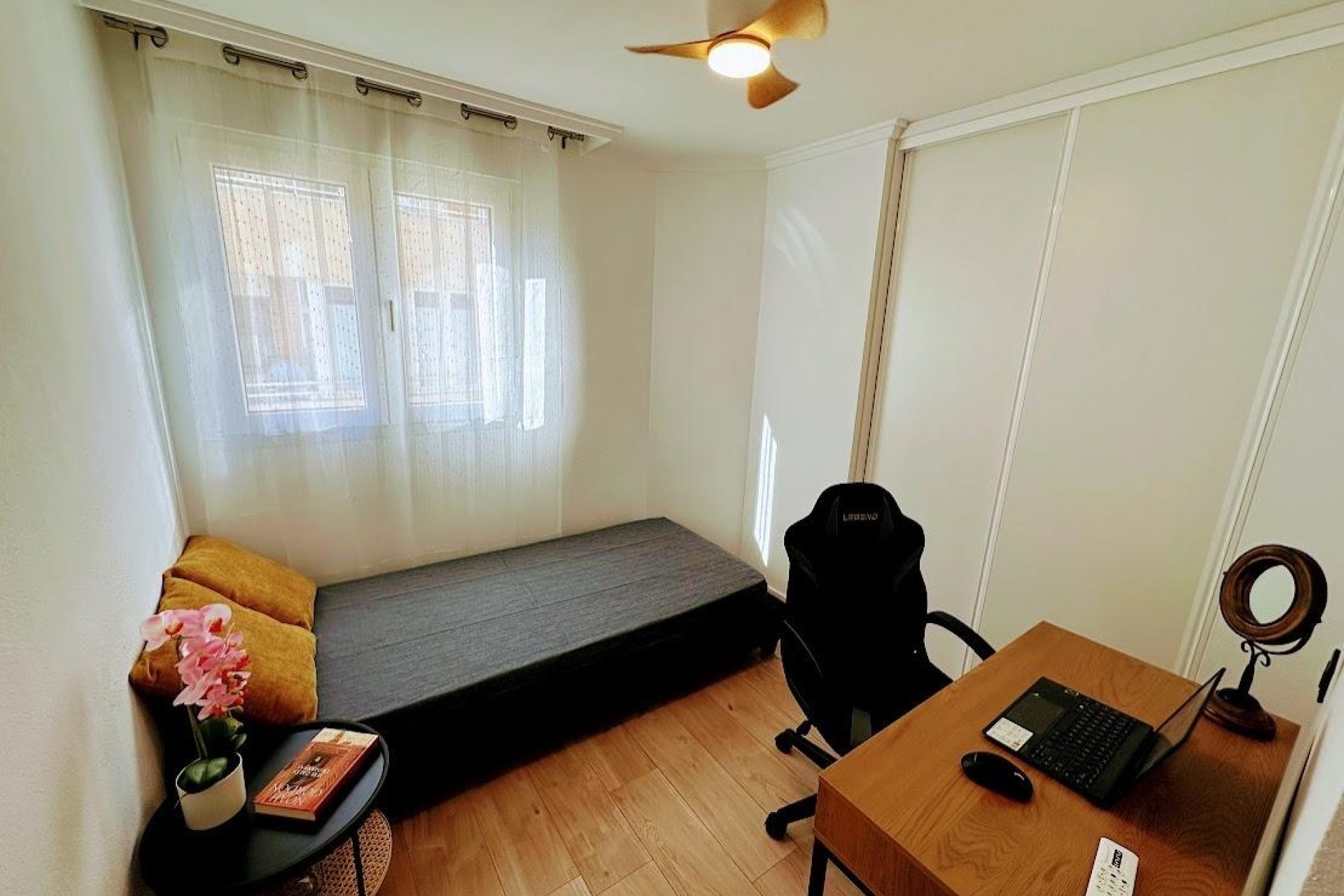 Revente - Apartment -
Torrevieja - Centro