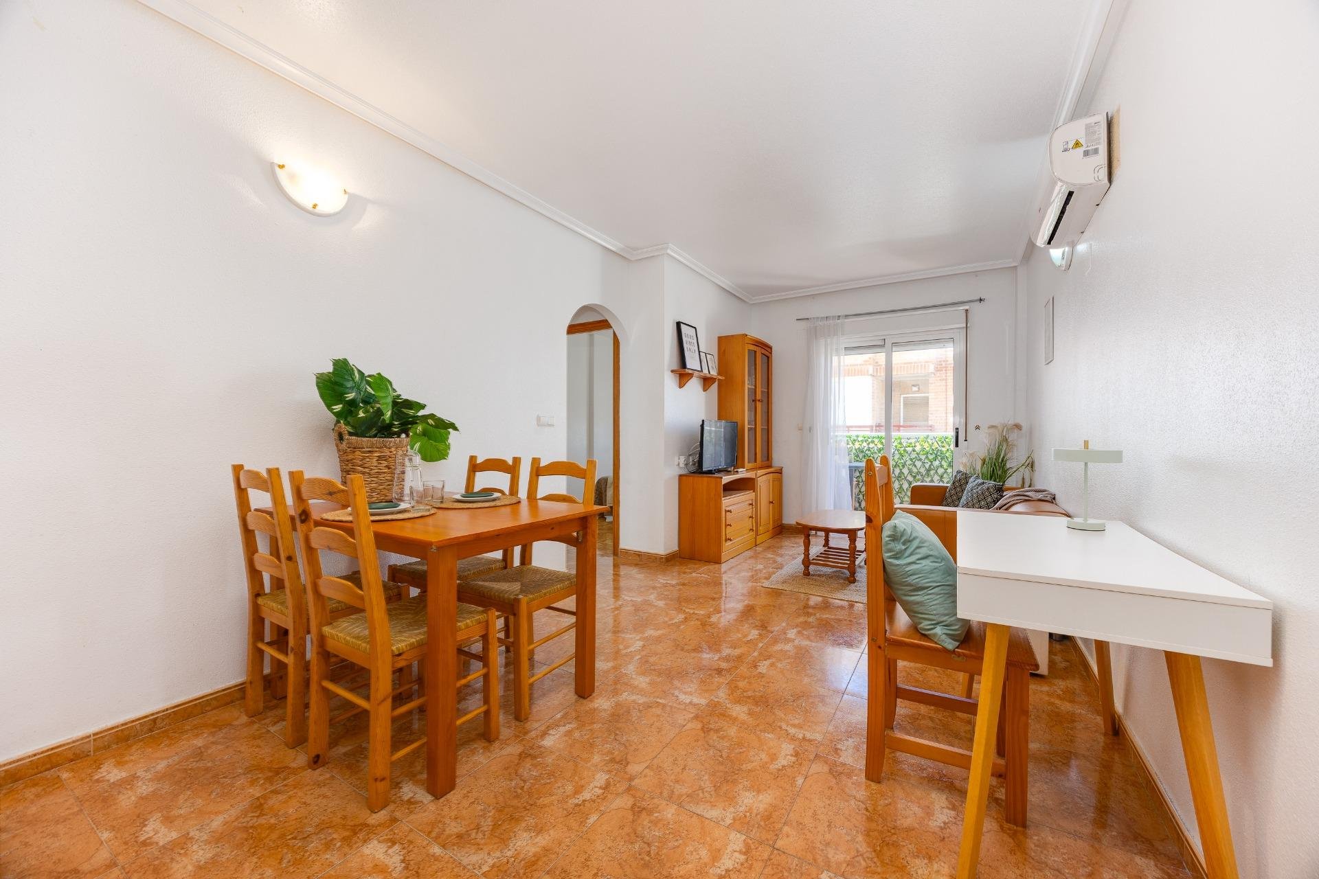 Revente - Apartment -
Torrevieja - Centro