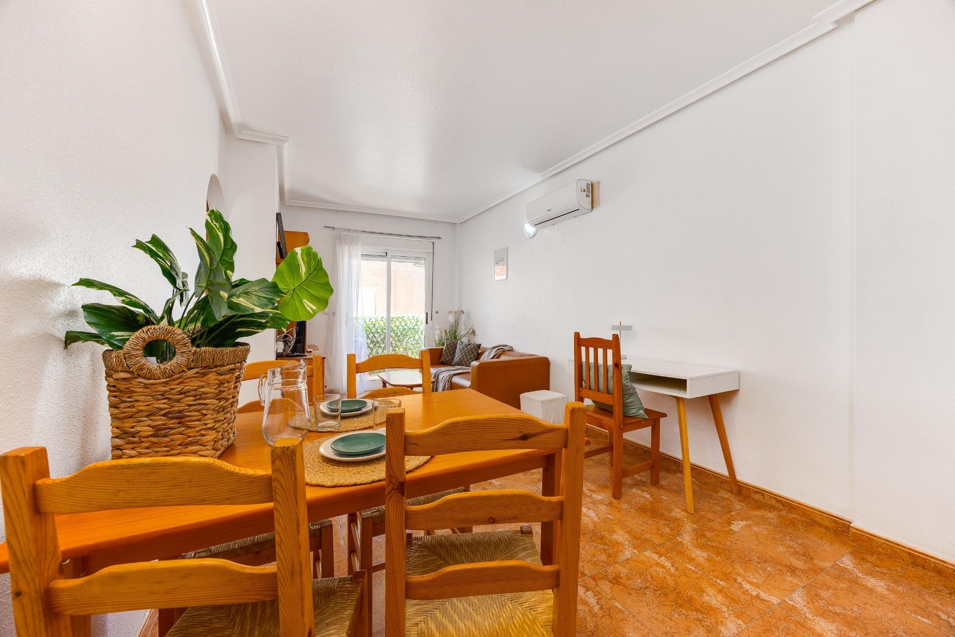 Revente - Apartment -
Torrevieja - Centro
