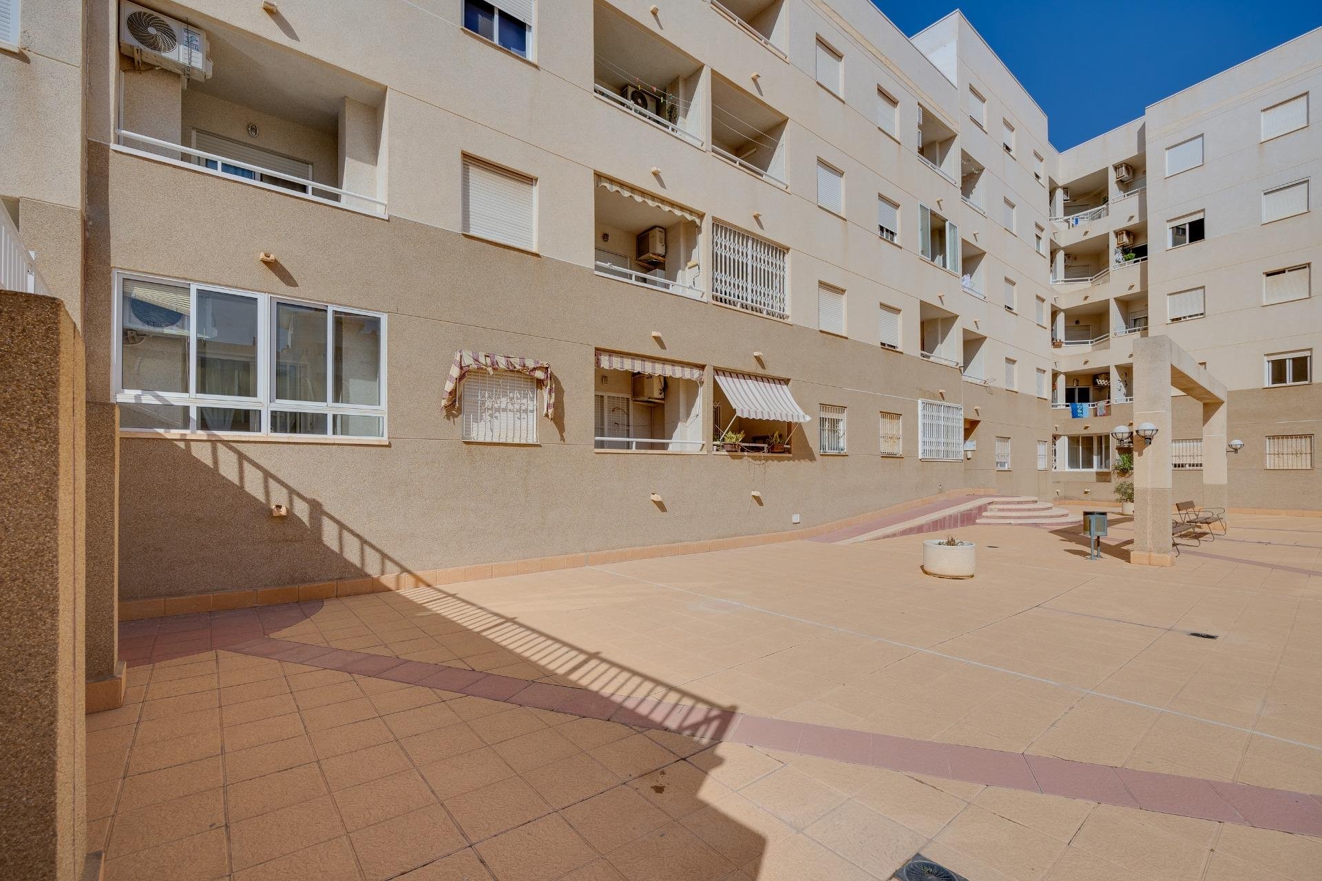 Revente - Apartment -
Torrevieja - Centro