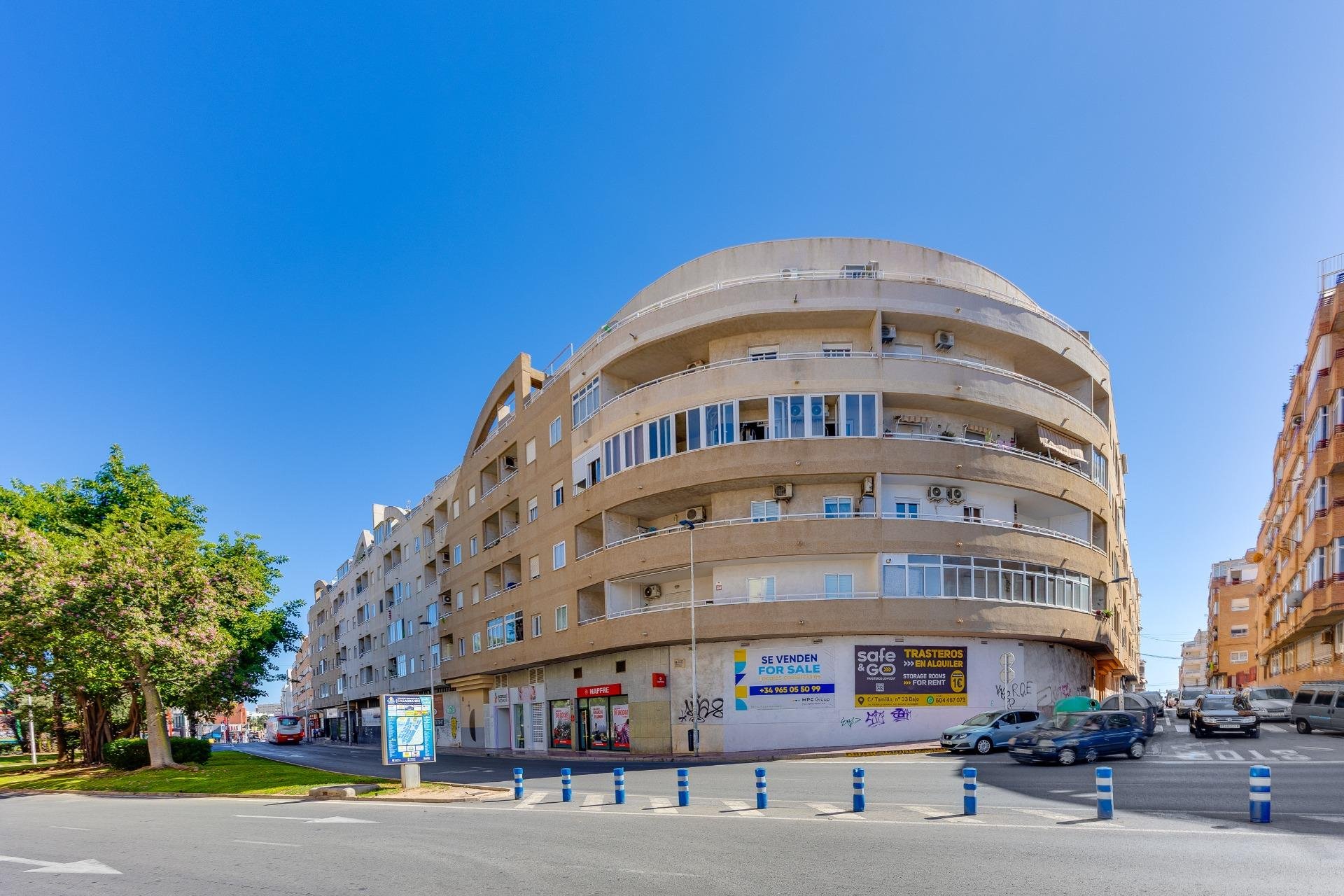 Revente - Apartment -
Torrevieja - Centro