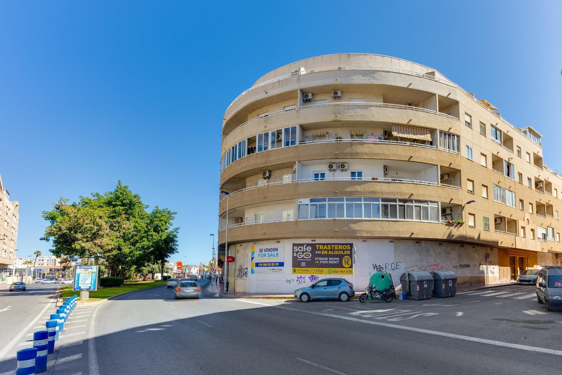 Revente - Apartment -
Torrevieja - Centro