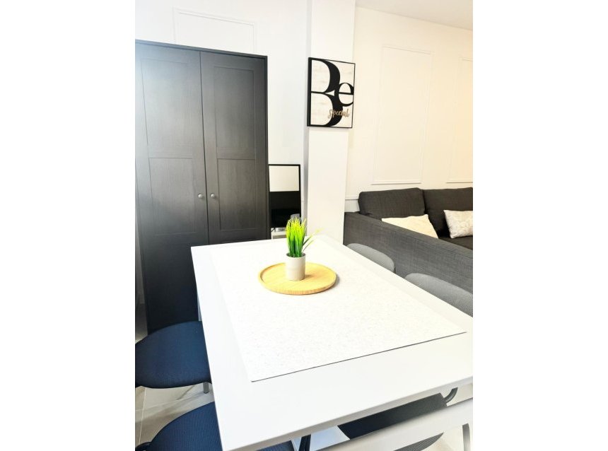 Revente - Apartment -
Torrevieja - Centro