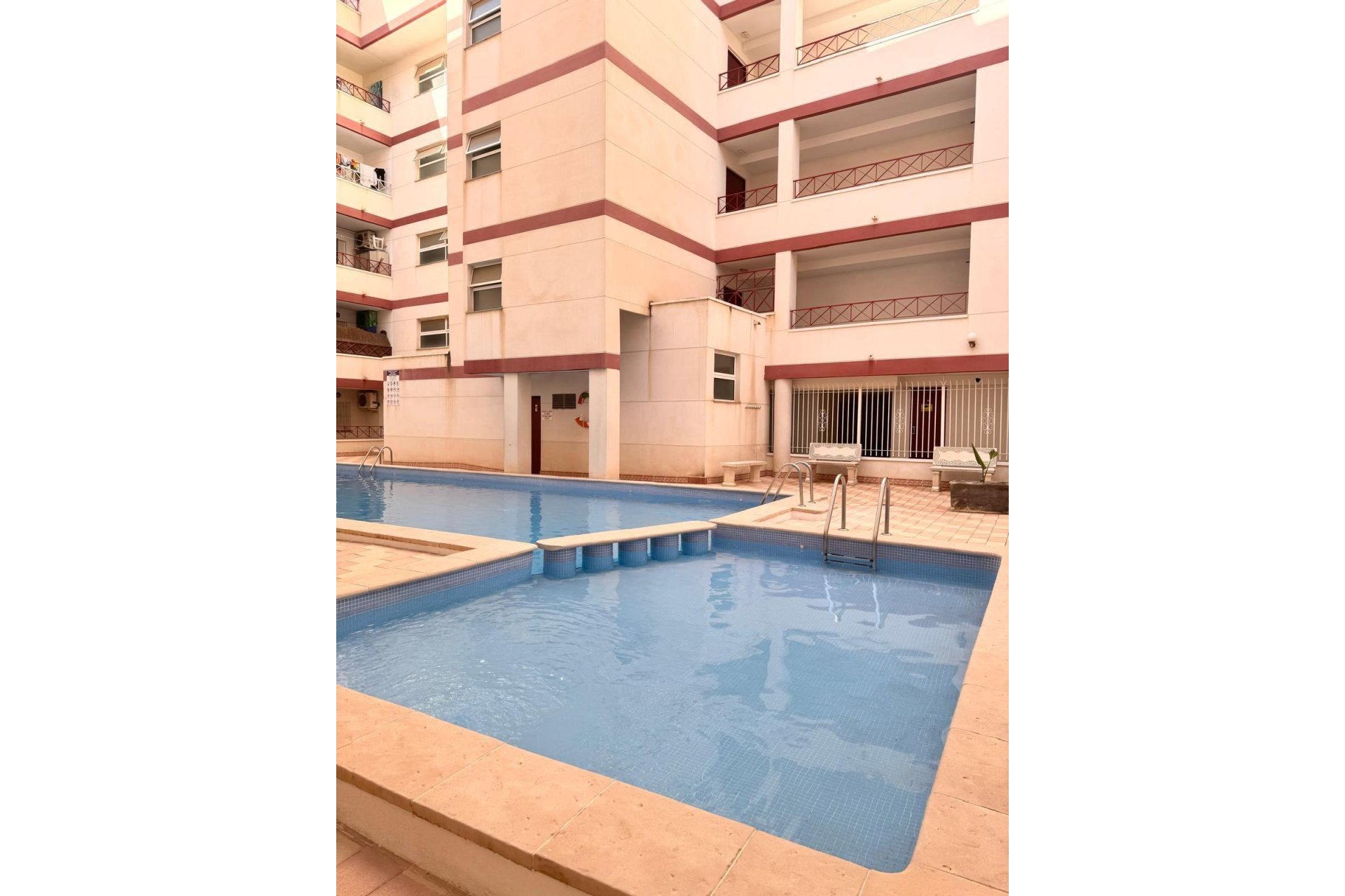 Revente - Apartment -
Torrevieja - Centro