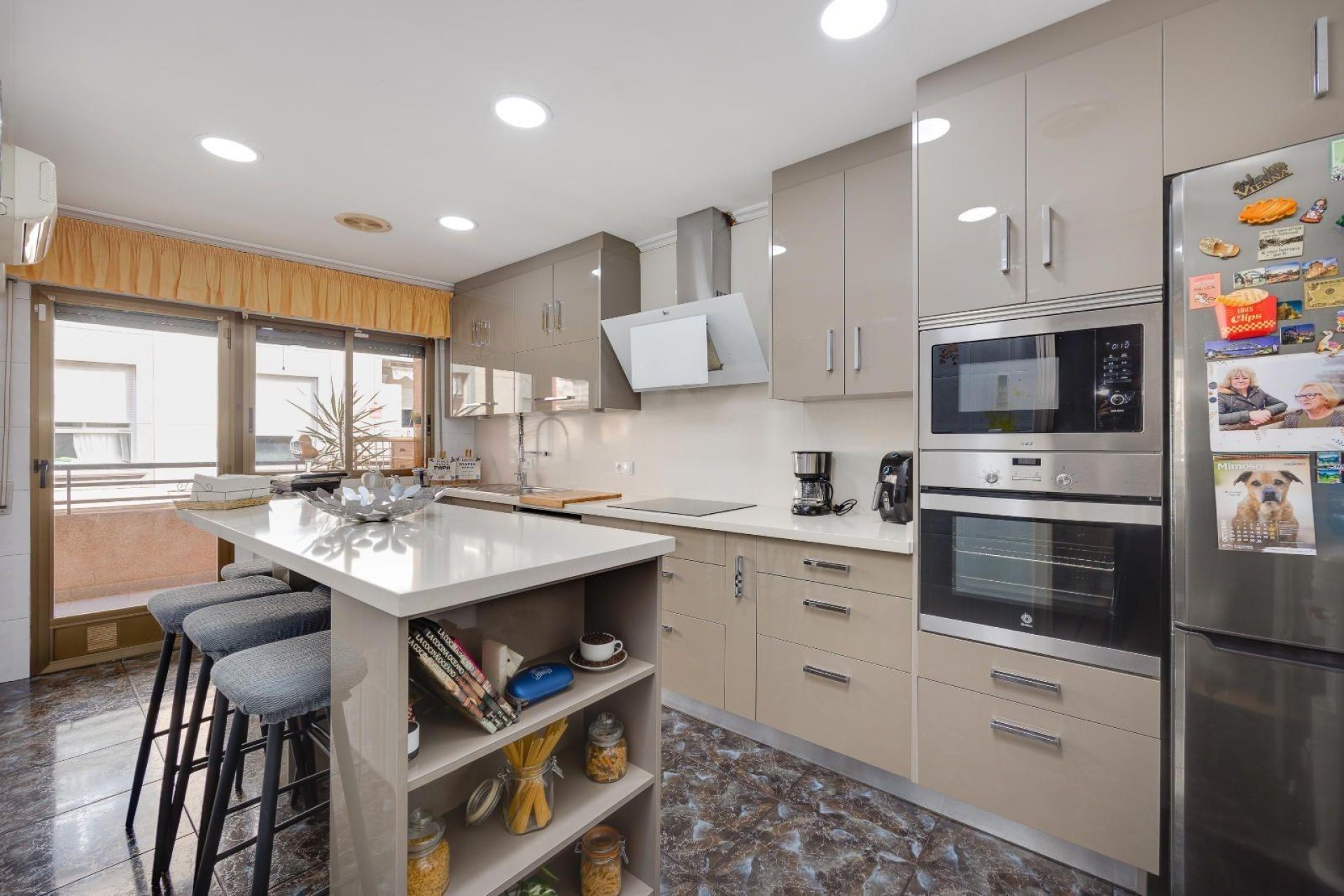 Revente - Apartment -
Torrevieja - Centro