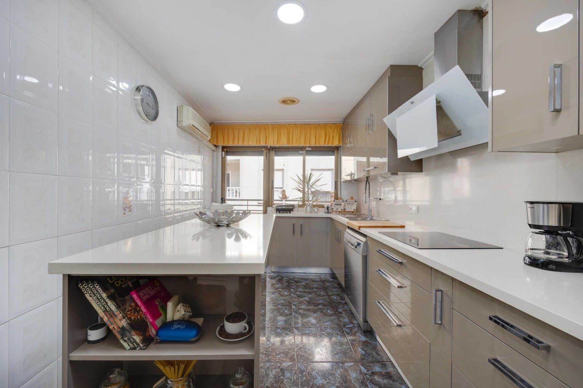 Revente - Apartment -
Torrevieja - Centro