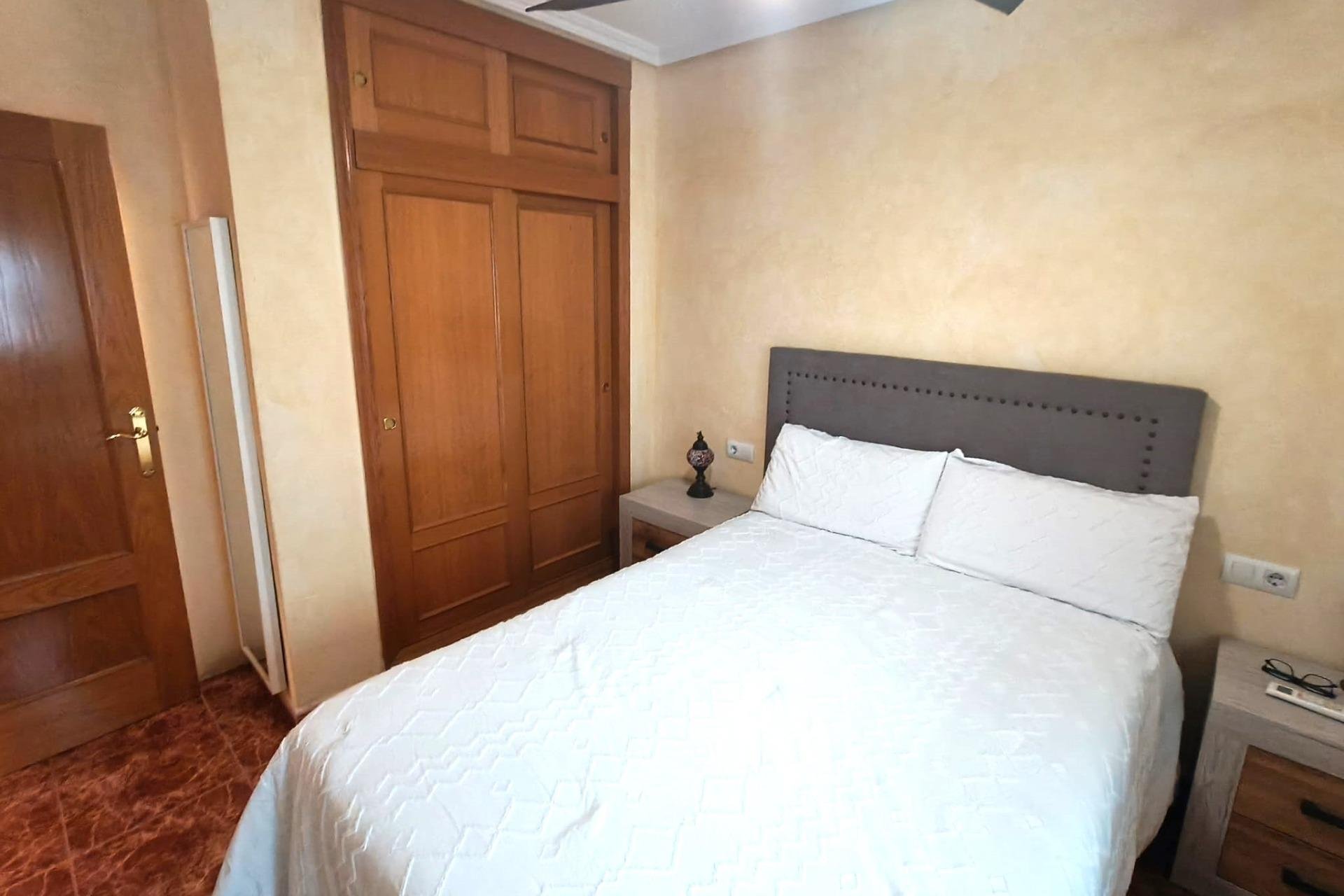 Revente - Apartment -
Torrevieja - Centro