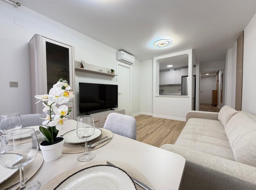 Revente - Apartment -
Torrevieja - Centro