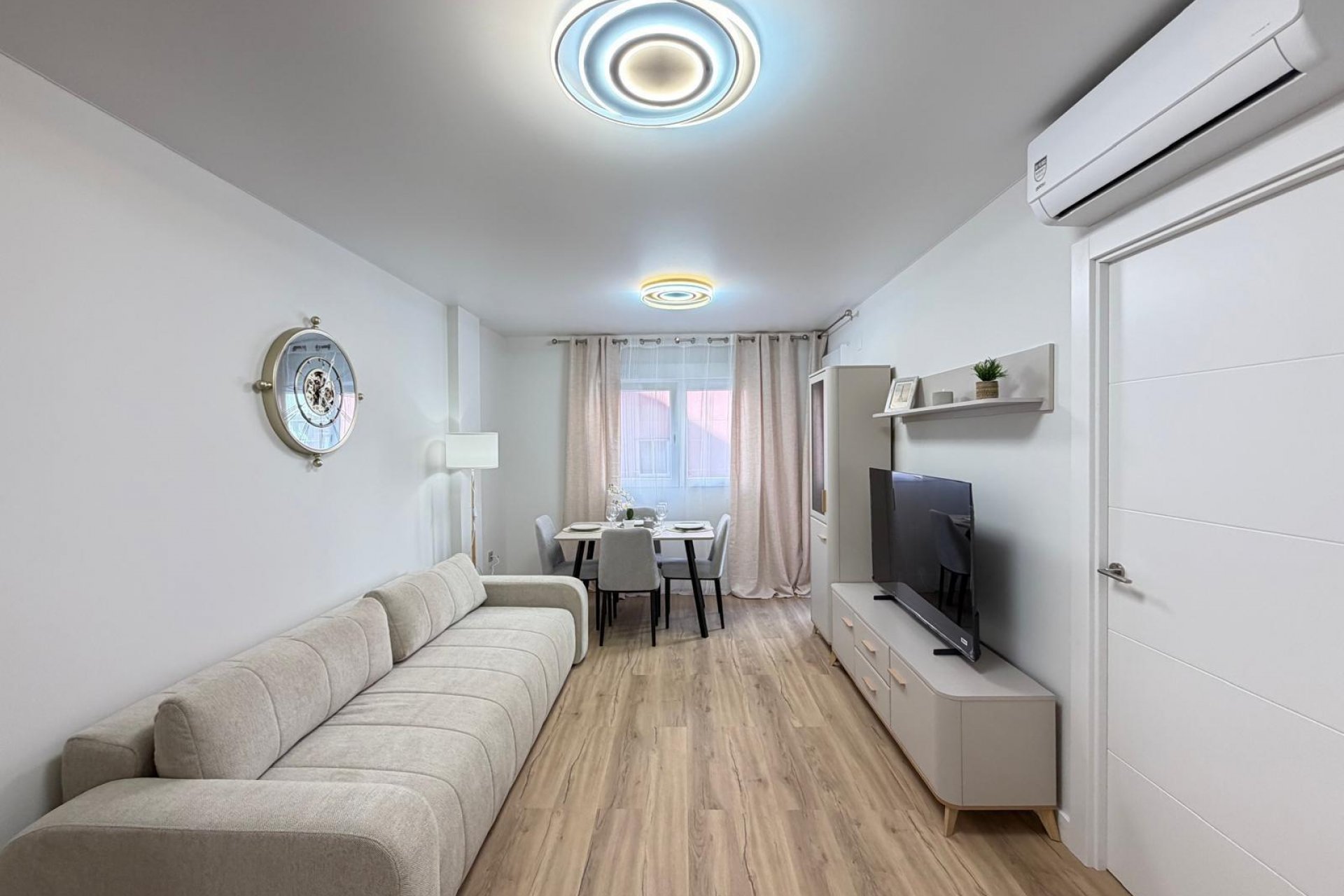 Revente - Apartment -
Torrevieja - Centro
