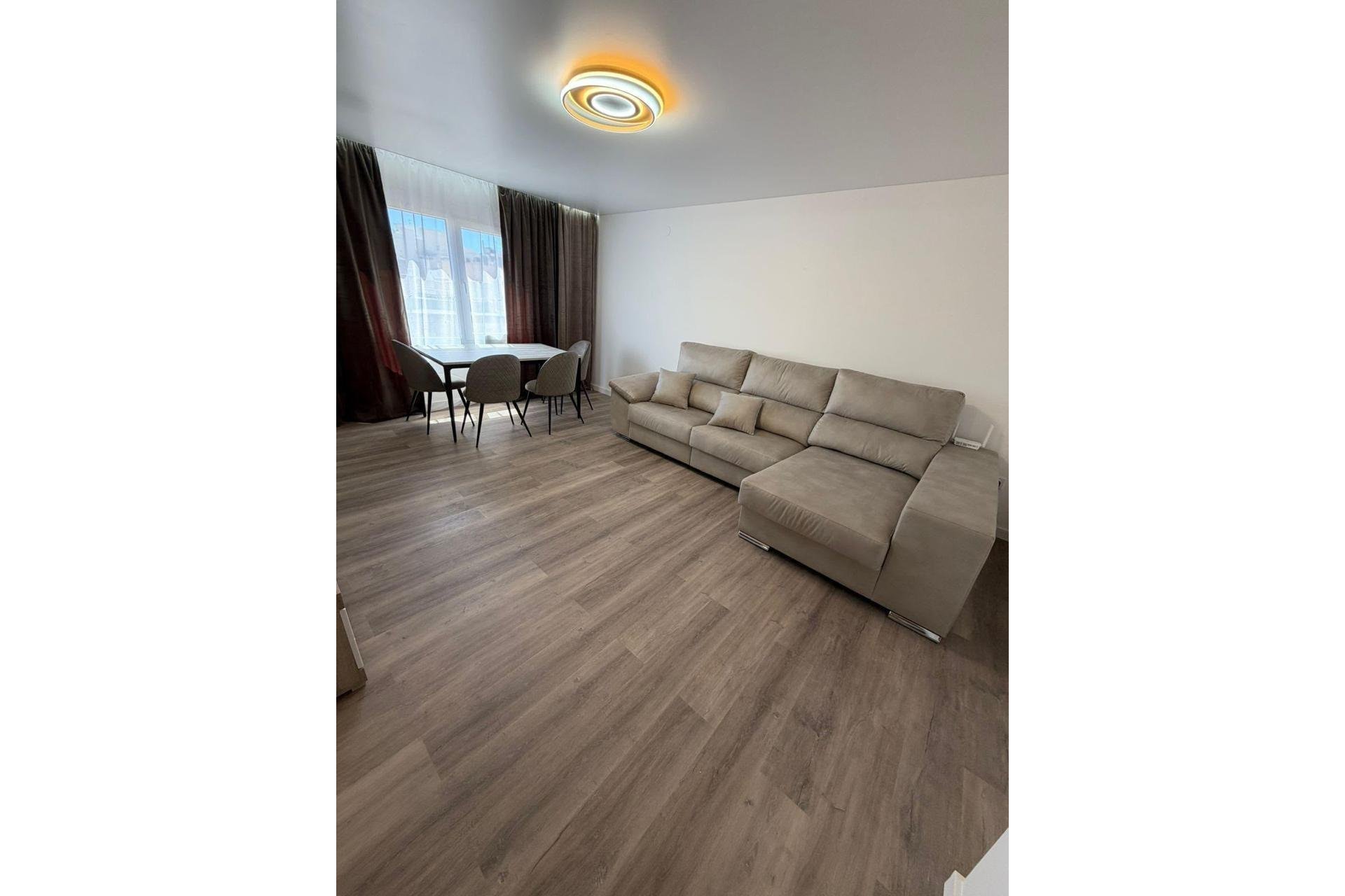 Revente - Apartment -
Torrevieja - Centro
